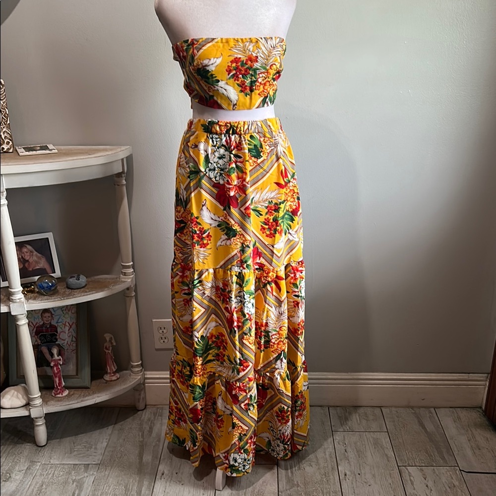 [Rèveuse] Floral Strapless Top and Maxi Skirt Set - Size Medium NWT